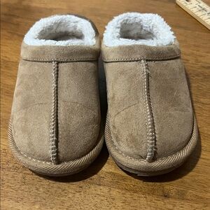 Cozy Tan Kids Slippers Size 9 kids